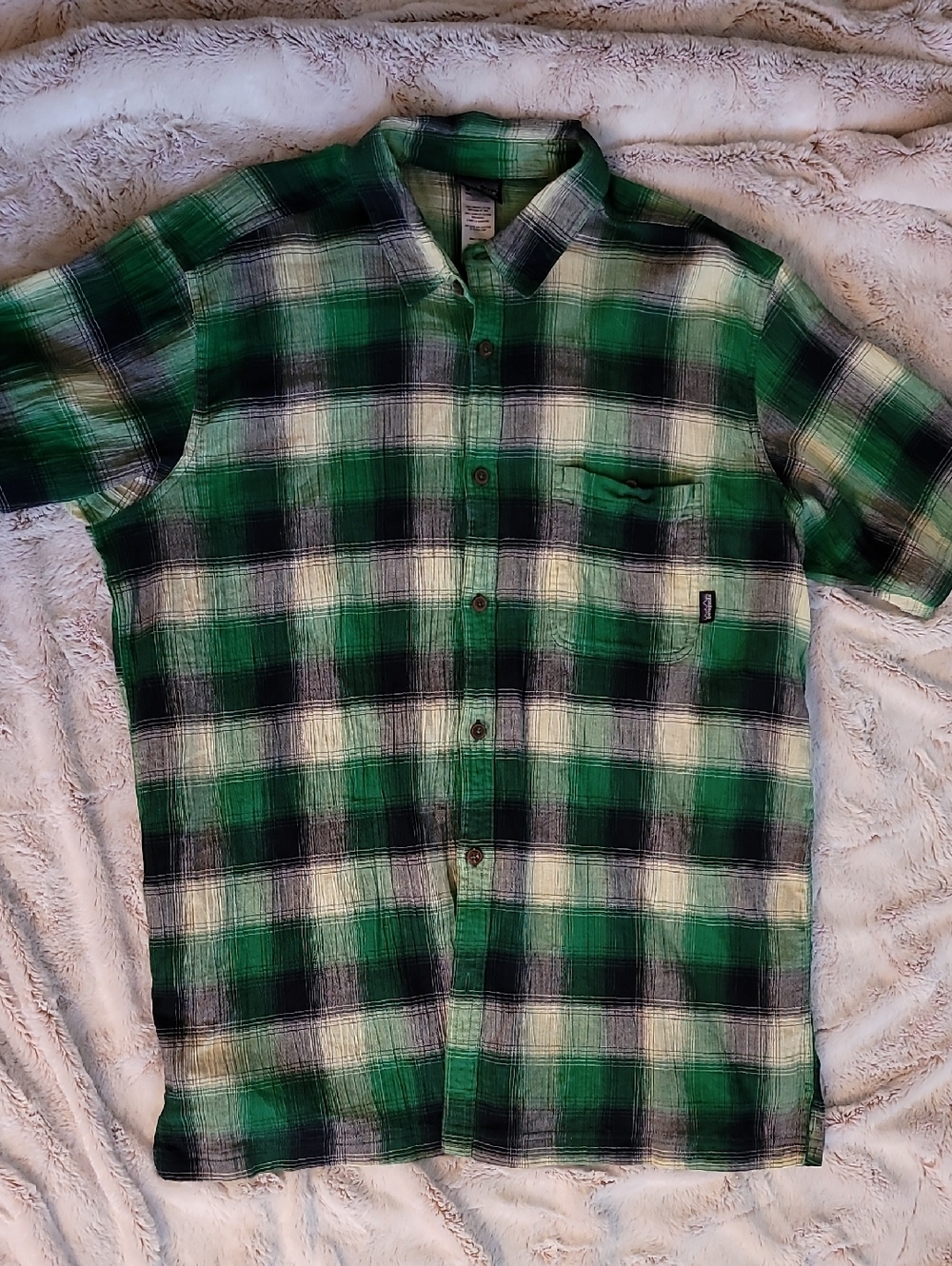 Patagonia Green and White Plaid Short-Sleeve Button-Down Shirt